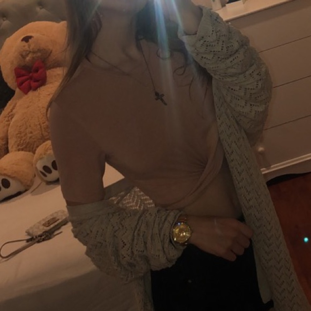 H&M light pink tight crop top